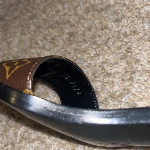authentic new louis vuitton sandal heels - Picture 4 of 4